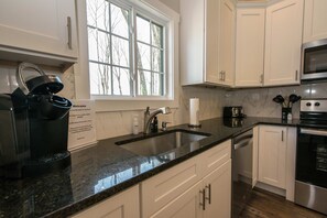 House | 3 bedrooms, Internet - Hendersonville Duplex Sleeps 8 Free Tix (Hendersonville)