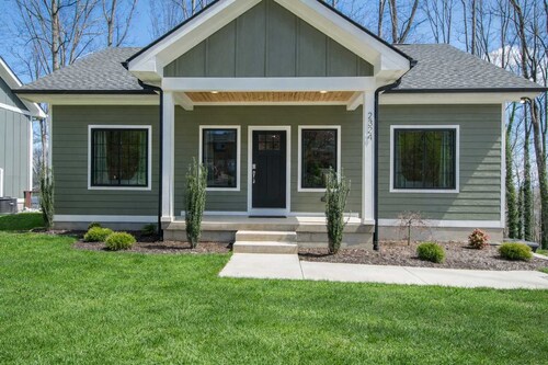 Hendersonville Duplex Sleeps 8 Free Tix