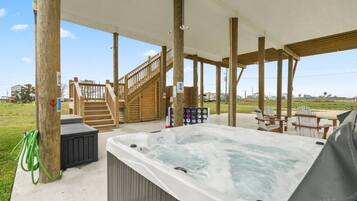 Bain à remous extérieur