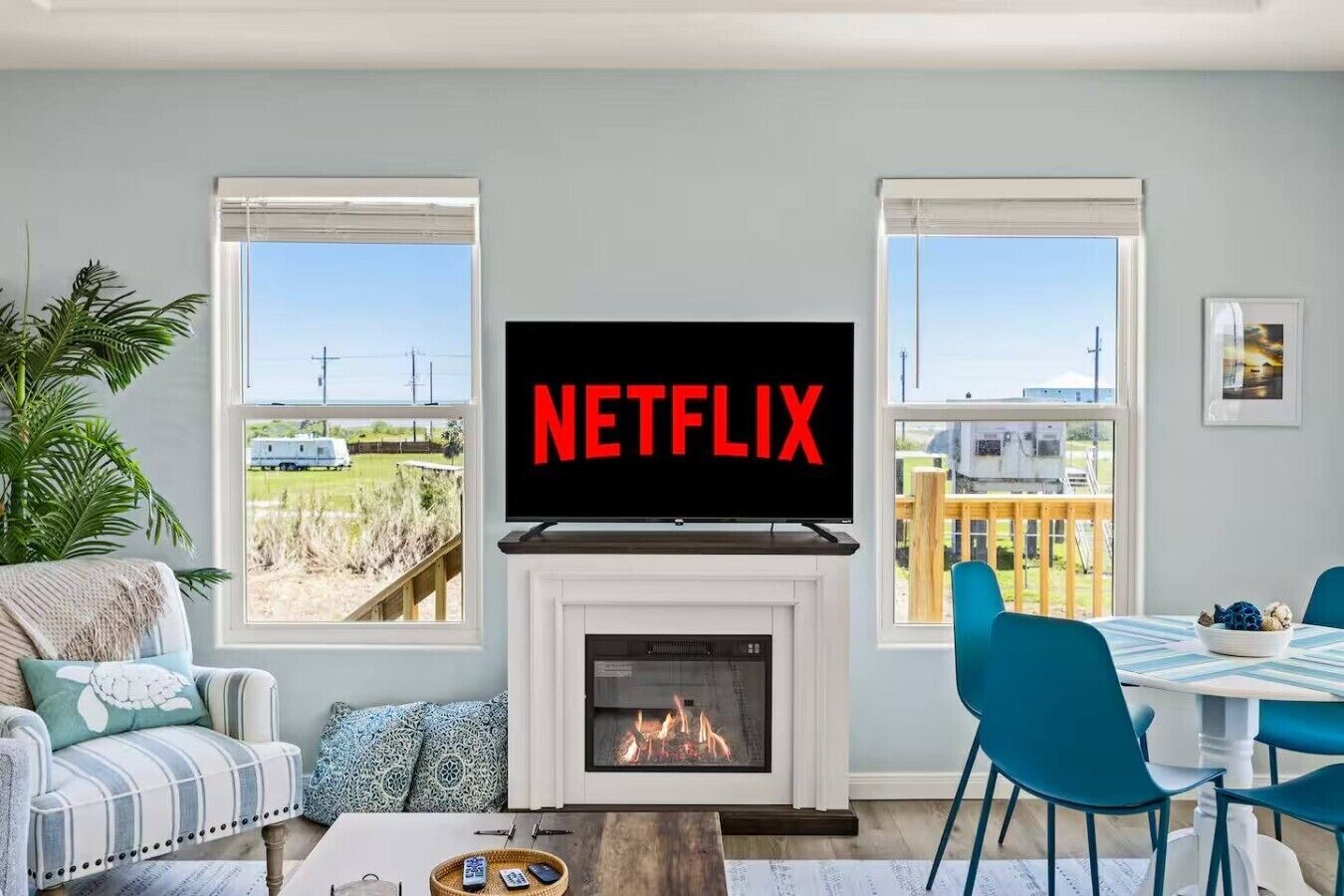 TV, fireplace