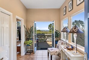 Interior - 4073 Whale Watcher's Cove - Bay View Home (Monterey)
