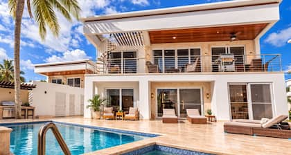 Elite Living |Rooftop Sun| Kite Beach|Heated Jacuzzi Pool