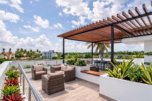 Terrace/patio - Elite Living |Rooftop Sun| Kite Beach|Heated Jacuzzi Pool (Cabarete)