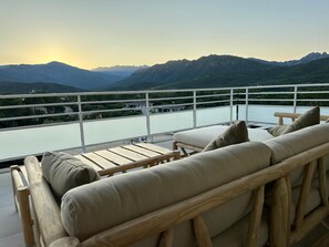 Terrace/patio - 4-bedroom rooftop flat with 180° views (Zonza)