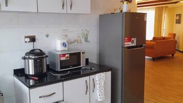 Apartment, 4 Bedrooms, Accessible, Smoking | Interior