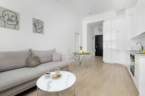 TV, offices - Functional Apartment in Lublin | Place to Work | Balcony (Lublin)