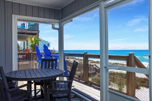 Outdoor dining - ☀️ My Tide - Beachfront Swim Spa - Pet Friendly 🌴 (Cape San Blas)