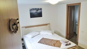 4 bedrooms, WiFi, bed sheets