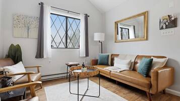 House, 3 Bedrooms | Living area | Smart TV, streaming services