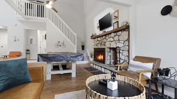 House, 3 Bedrooms | Living area | Smart TV, streaming services
