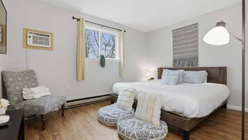 House, 3 Bedrooms | 3 bedrooms, laptop workspace, iron/ironing board, cots/infant beds