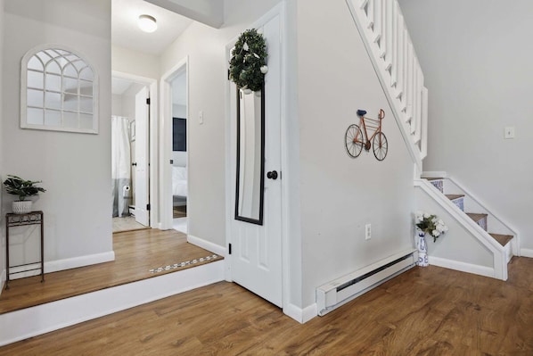 House, 3 Bedrooms | Interior - Cozy Chalet With Hot Tub And Pool 3 Bedroom Home (Albrightsville)