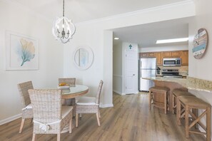 Condo, 2 habitaciones | Restaurantes