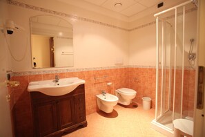 Superior Triple Room | Bathroom - FRUIT VILLAGE BAIA DELLA ROCCHETTA (Briatico)