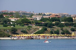 Private beach, white sand, beach umbrellas - FRUIT VILLAGE BAIA DELLA ROCCHETTA (Briatico)