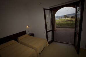 Room - FRUIT VILLAGE BAIA DELLA ROCCHETTA (VIBO VALENTIA)