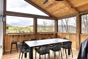 Outdoor dining - Spa, Lake and Mountain | 144 - Chalets du Cordon (Nominingue)