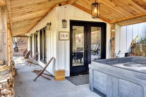 Terrace/patio - Spa, Lake and Mountain | 144 - Chalets du Cordon (Nominingue)