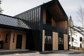 Exterior - Spa & Nature | Chalet Rivière Péribonka (L'Ascension-de-Notre-Seigneur)