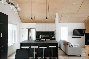 Interior - Spa & Nature | Chalet Rivière Péribonka (L'Ascension-de-Notre-Seigneur)