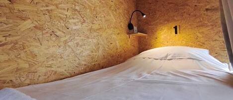 Dormitorio compartido clásico, solo para mujeres | Wifi gratis