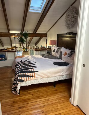 Room - Amazing home built in the water beautiful sunsets from your private deck (Ocean City)