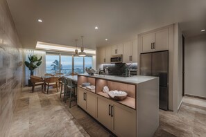 Private kitchen - A place of peace in front of the sea (Chelem)