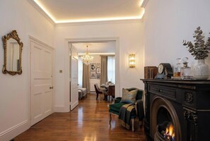 1 bedroom - Marylebone High Ceiling Private Spacious W1 Home - Luxurylondonstays (London)