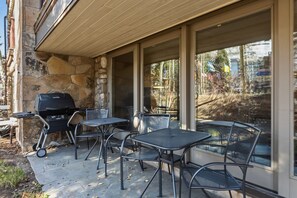 Outdoor dining - Cozy Mountain Getaway by InvitedHome | Pool, Hot Tub, Village Center (Vail)