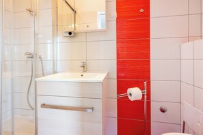 Dusche, Handtücher, Seife, Toilettenpapier