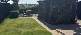 Spacious cottage 25 minutes to the Peak District. Close to Alton Towers