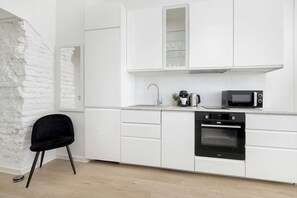 Fridge, microwave, oven, stovetop - Stylish Apartment | close to Old Town | Pet Friendly (Lublin)