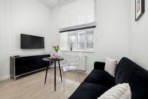 TV, offices - Stylish Apartment | close to Old Town | Pet Friendly (Lublin)