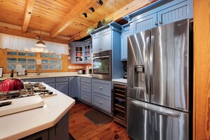 Fridge, microwave, oven, stovetop - The Reward at Goose Island - Cherry Log,GA (Cherry Log)