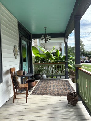 Exterior detail - Historic home in downtown Richmond by the James River (Richmond)