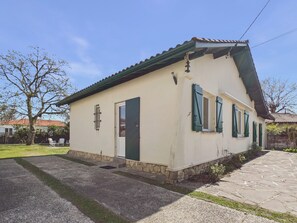Exterior - 300m from the sea, family home Betey area (Andernos-les-Bains)