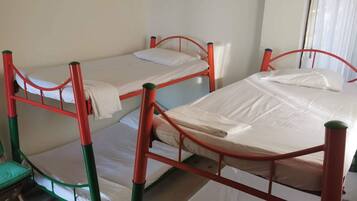 6 habitaciones, internet y ropa de cama