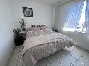 1 bedroom, desk, iron/ironing board, free WiFi