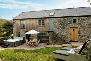 Terrace/patio - Shepherds Cottage (Corwen)
