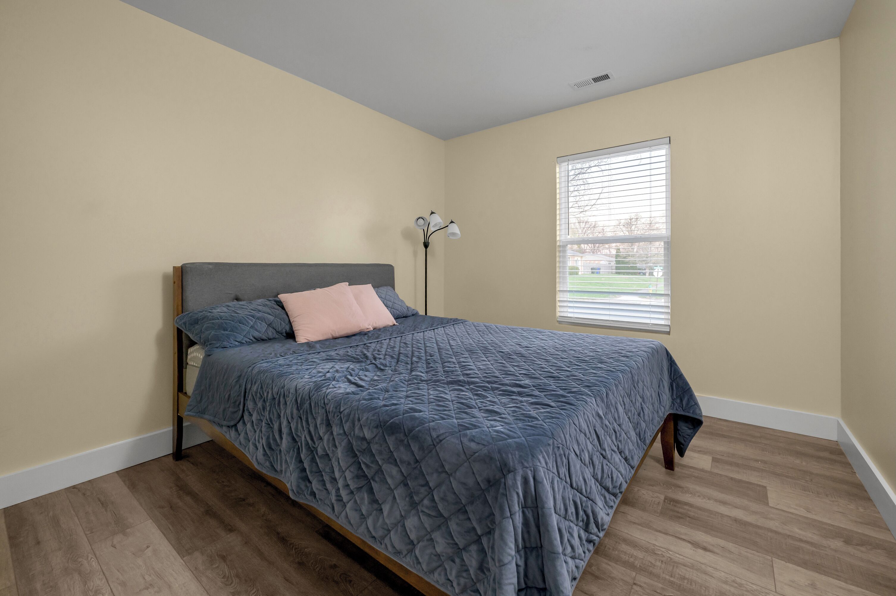 4 chambres, bureau, Wi-Fi gratuit, draps fournis