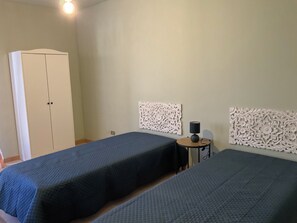 2 slaapkamers, een strijkplank/strijkijzer, gratis wifi, beddengoed