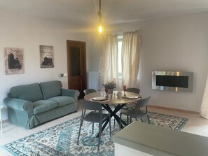 Fireplace - The farmhouse of lost lights Apartment in Relais with panoramic SPA (Piea)