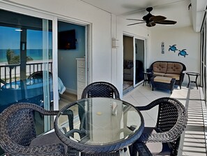 屋外ダイニングエリア