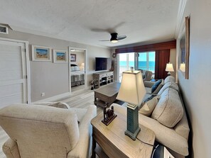 Living area - Pointe South 304 | Gulf Front + Heated Pool (Fort Myers Beach)