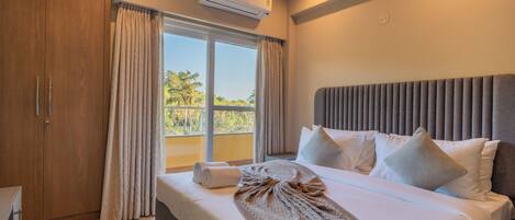 Deluxe Apartment, Balcony, Garden View