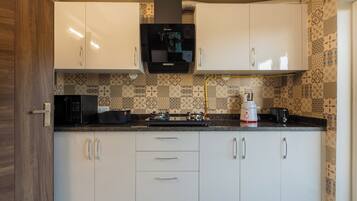 Leilighet – deluxe, balkong, hageutsikt | Eget kjøkken