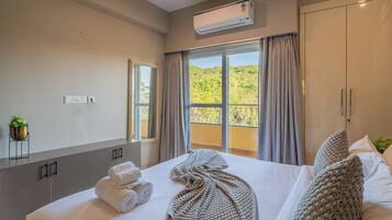 华丽公寓, 阳台, 花园景观 | 熨斗/熨衣板、免费 WiFi