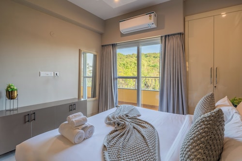 Alaya Stays 3BHK Veera Marina Penthouse