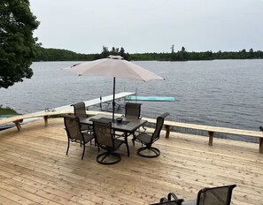 Outdoor dining - 25 Minute from Duluth on Private Barrs Lake (Duluth)