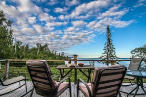 Outdoor dining - Gooseberry state park access | Cabin on Superior (Two Harbors)
